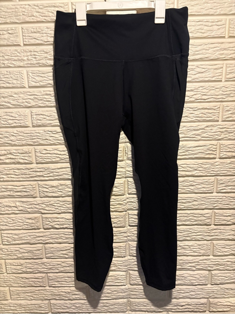 All in Motion High-Rise Black Women’s Active Leggings with mesh